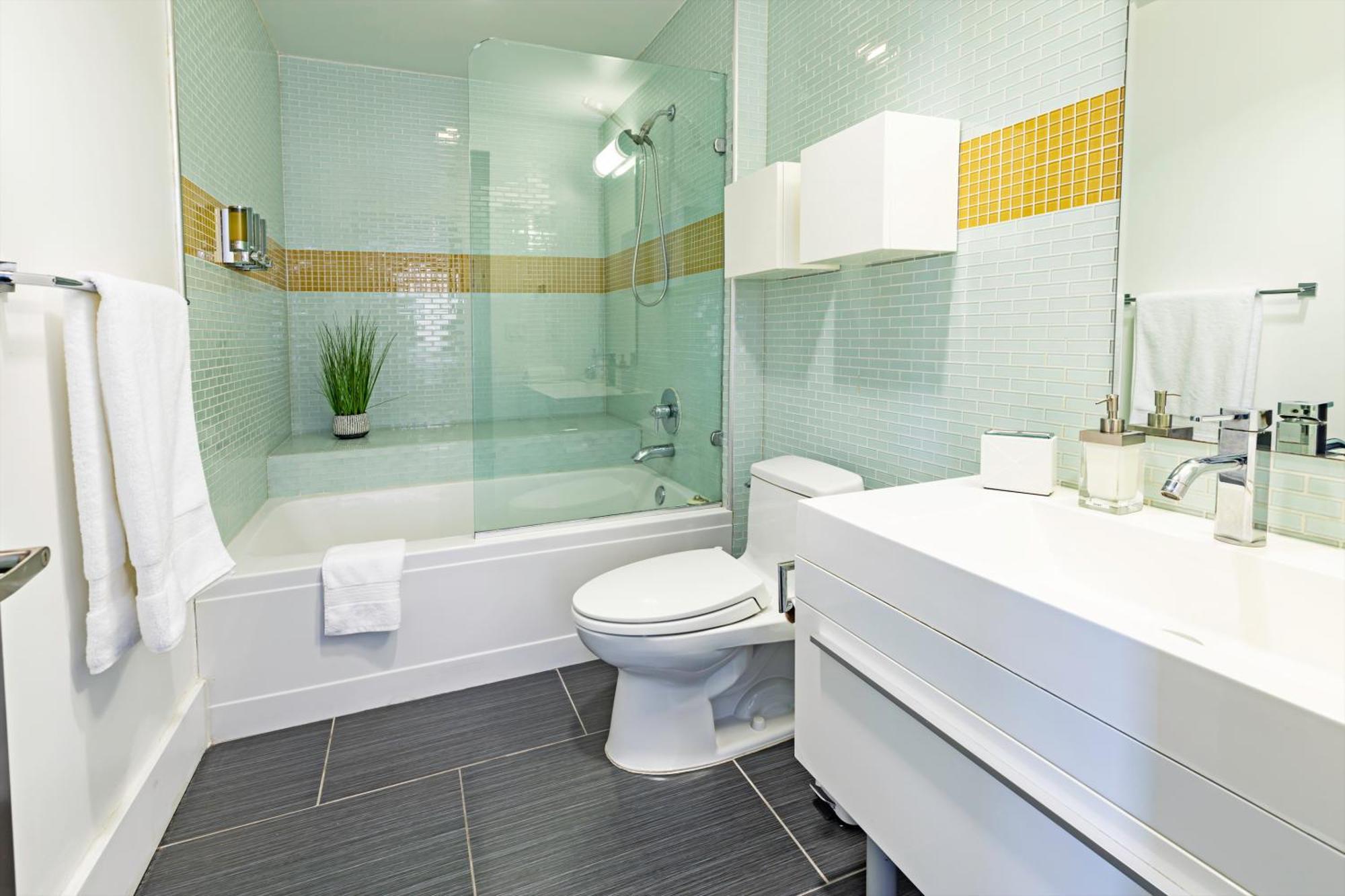 Gorgeous 2-bedroom 2-bathroom Appartement